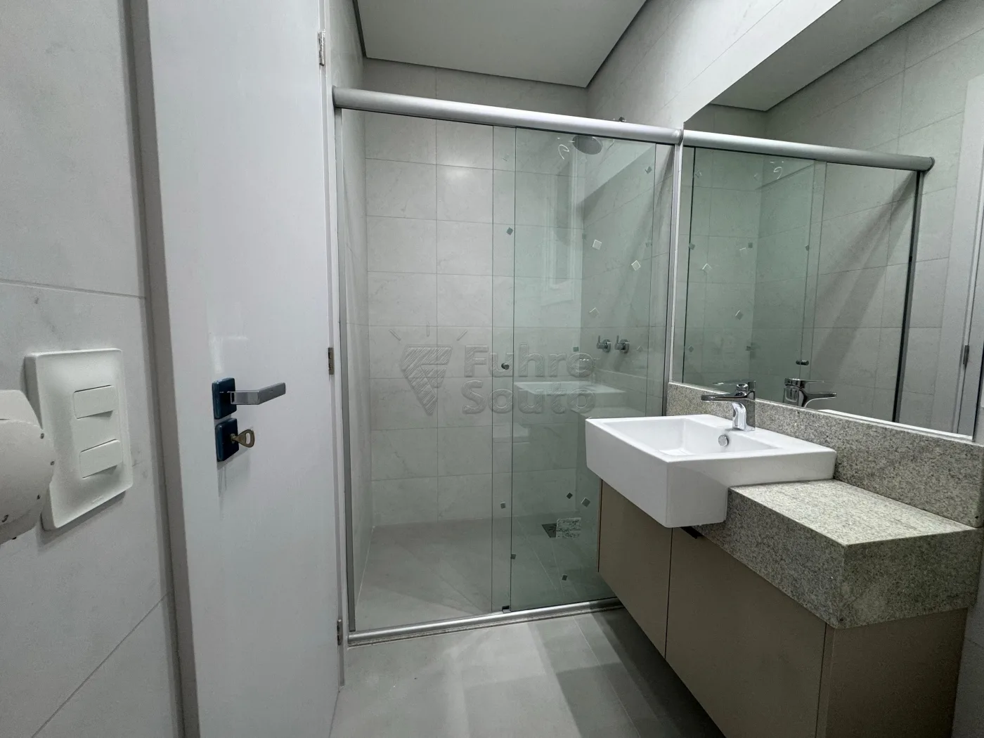 Comprar Apartamento / Padr&atilde;o em Pelotas R$ 1.490.000,00 - Foto 9