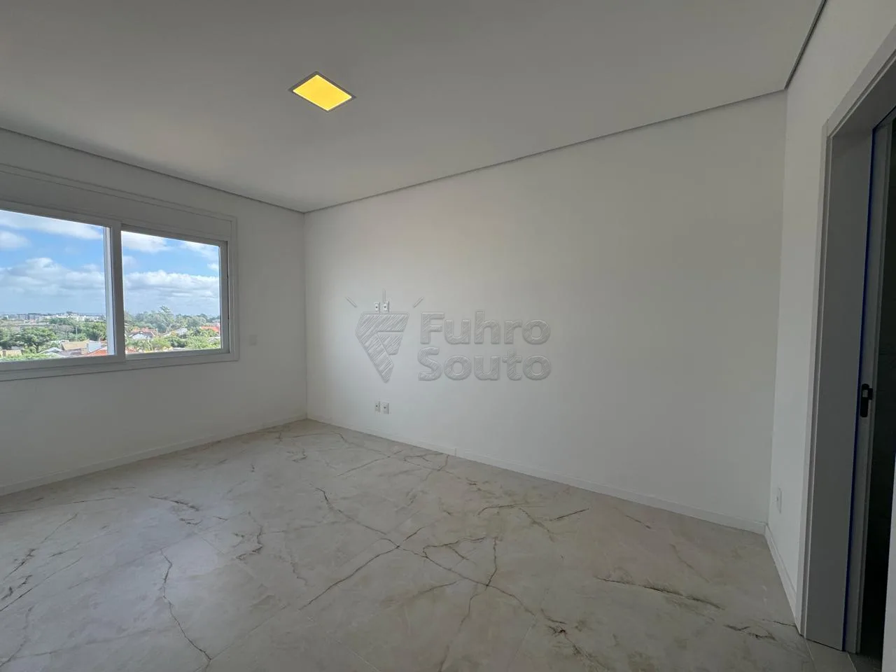 Comprar Apartamento / Padr&atilde;o em Pelotas R$ 1.200.000,00 - Foto 7