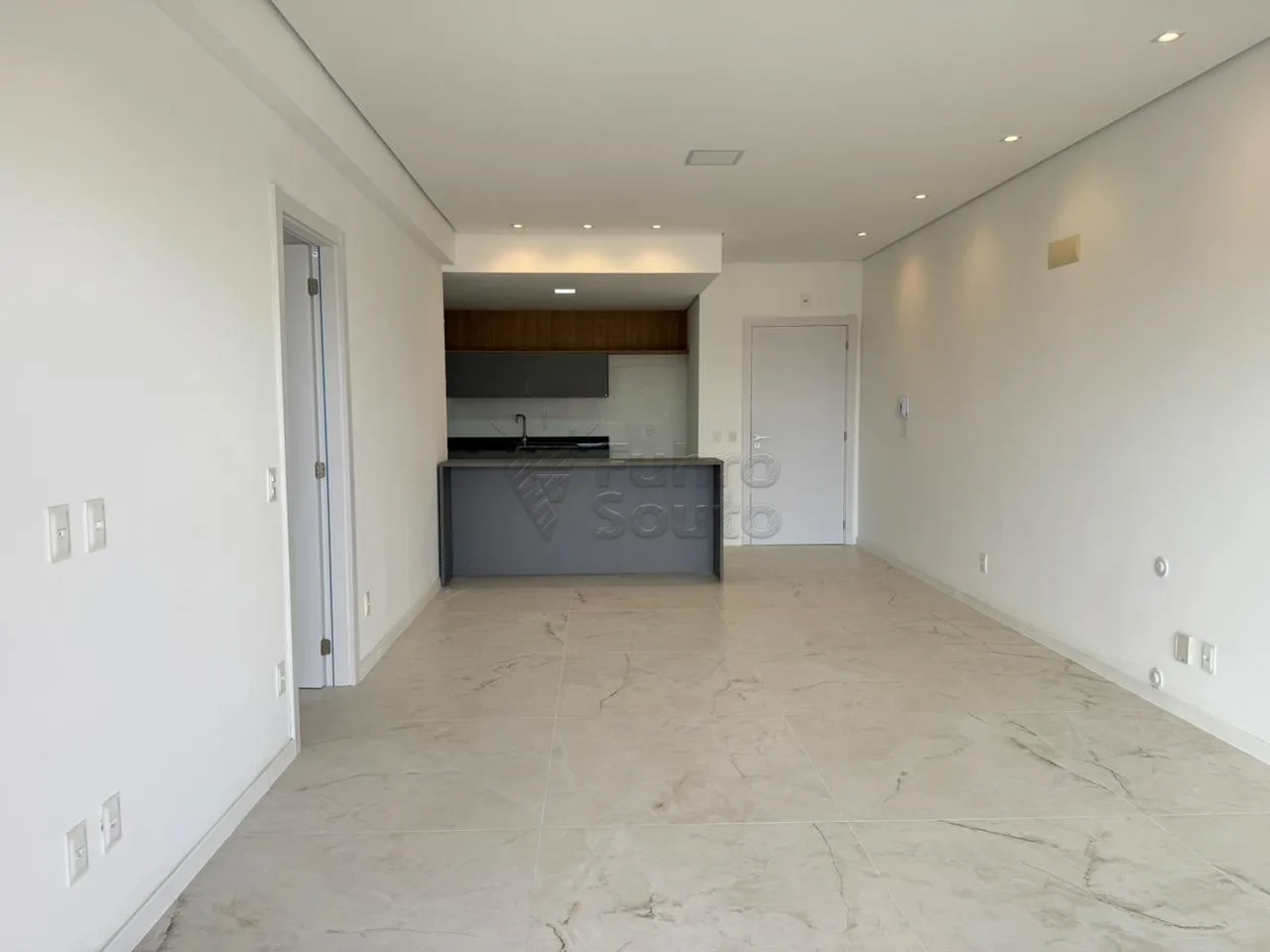 Comprar Apartamento / Padr&atilde;o em Pelotas R$ 1.200.000,00 - Foto 1