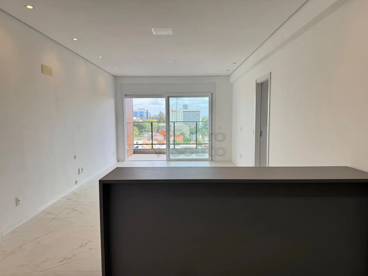 Comprar Apartamento / Padr&atilde;o em Pelotas R$ 1.200.000,00 - Foto 2