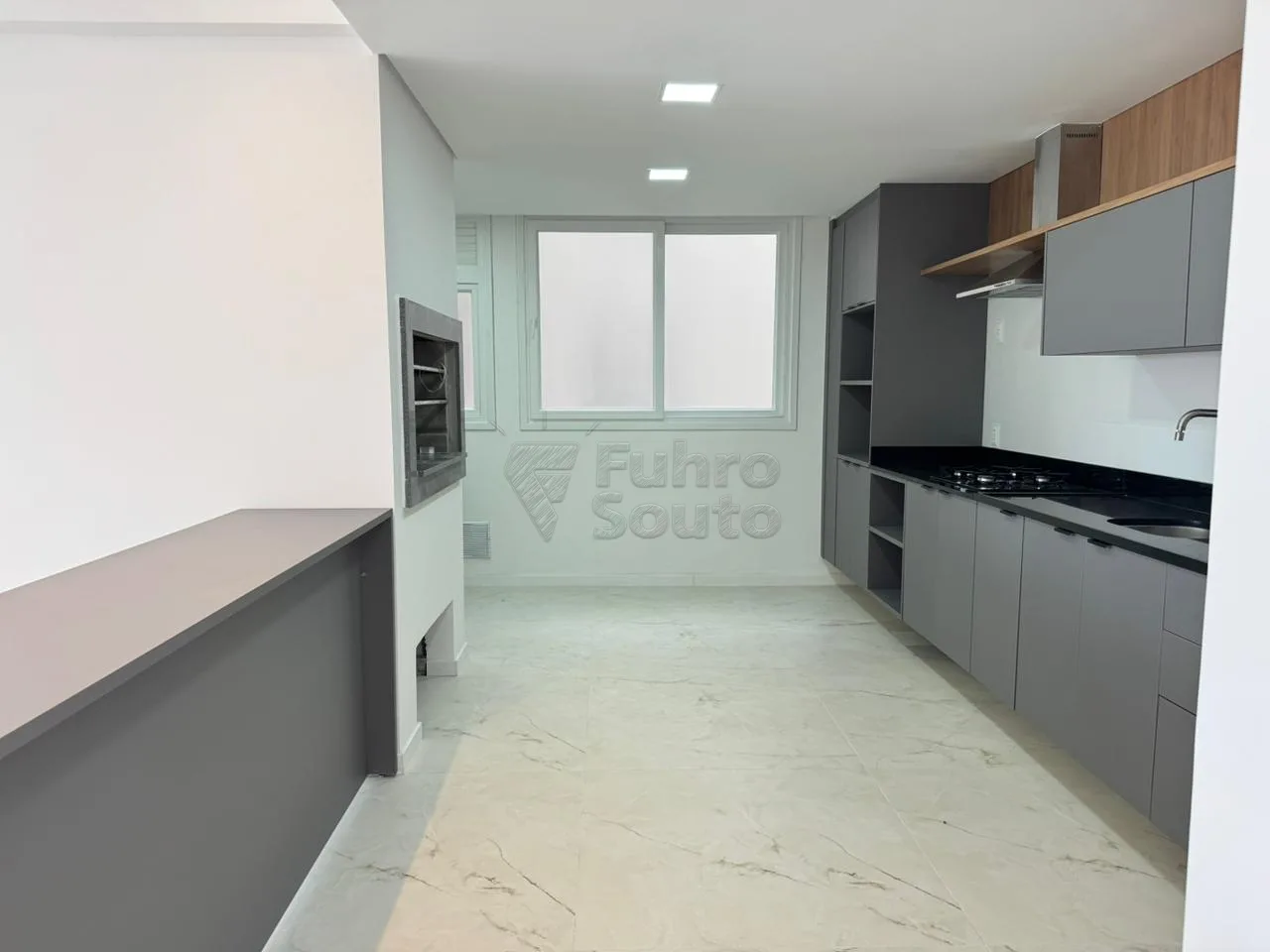 Comprar Apartamento / Padr&atilde;o em Pelotas R$ 1.200.000,00 - Foto 4