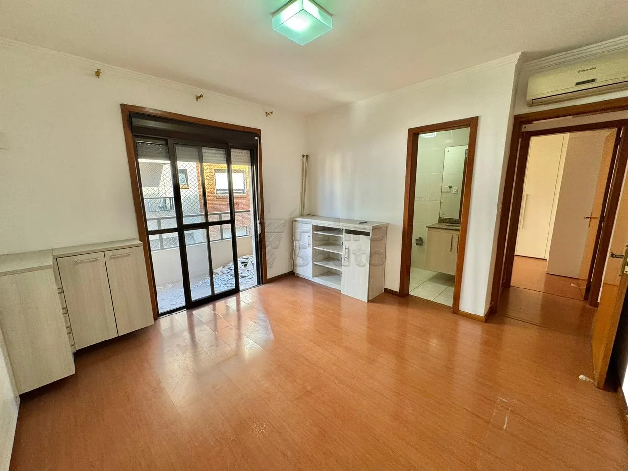 Comprar Apartamento / Padr&atilde;o em Pelotas R$ 590.000,00 - Foto 5