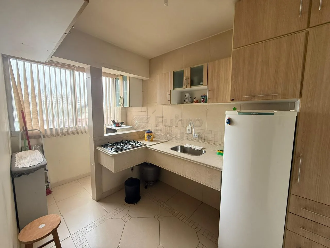 Comprar Apartamento / Padr&atilde;o em Pelotas R$ 170.000,00 - Foto 3