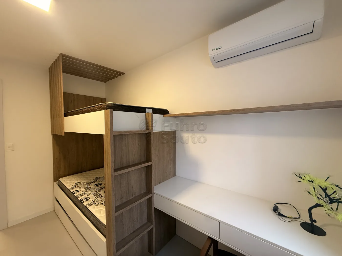 Comprar Apartamento / Padr&atilde;o em Rio Grande R$ 890.000,00 - Foto 9