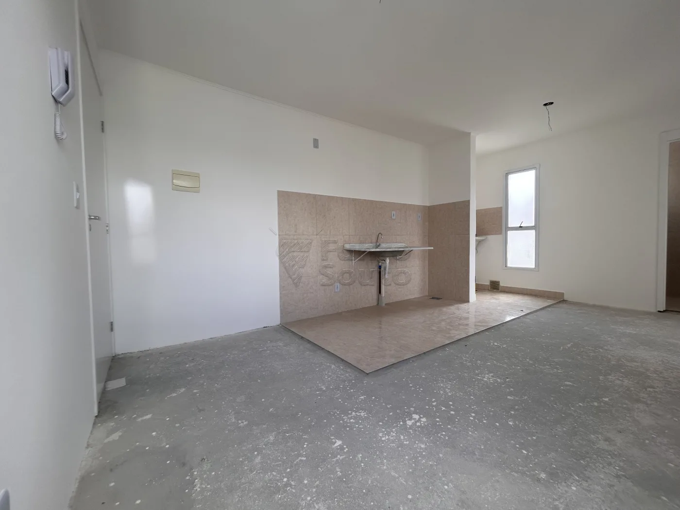Comprar Apartamento / Padr&atilde;o em Pelotas R$ 165.000,00 - Foto 1