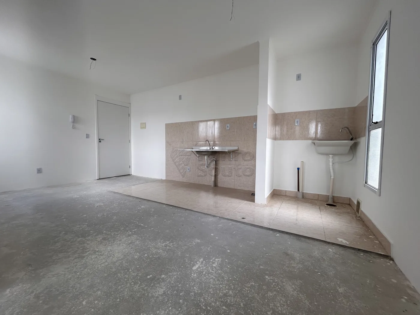 Comprar Apartamento / Padr&atilde;o em Pelotas R$ 165.000,00 - Foto 4