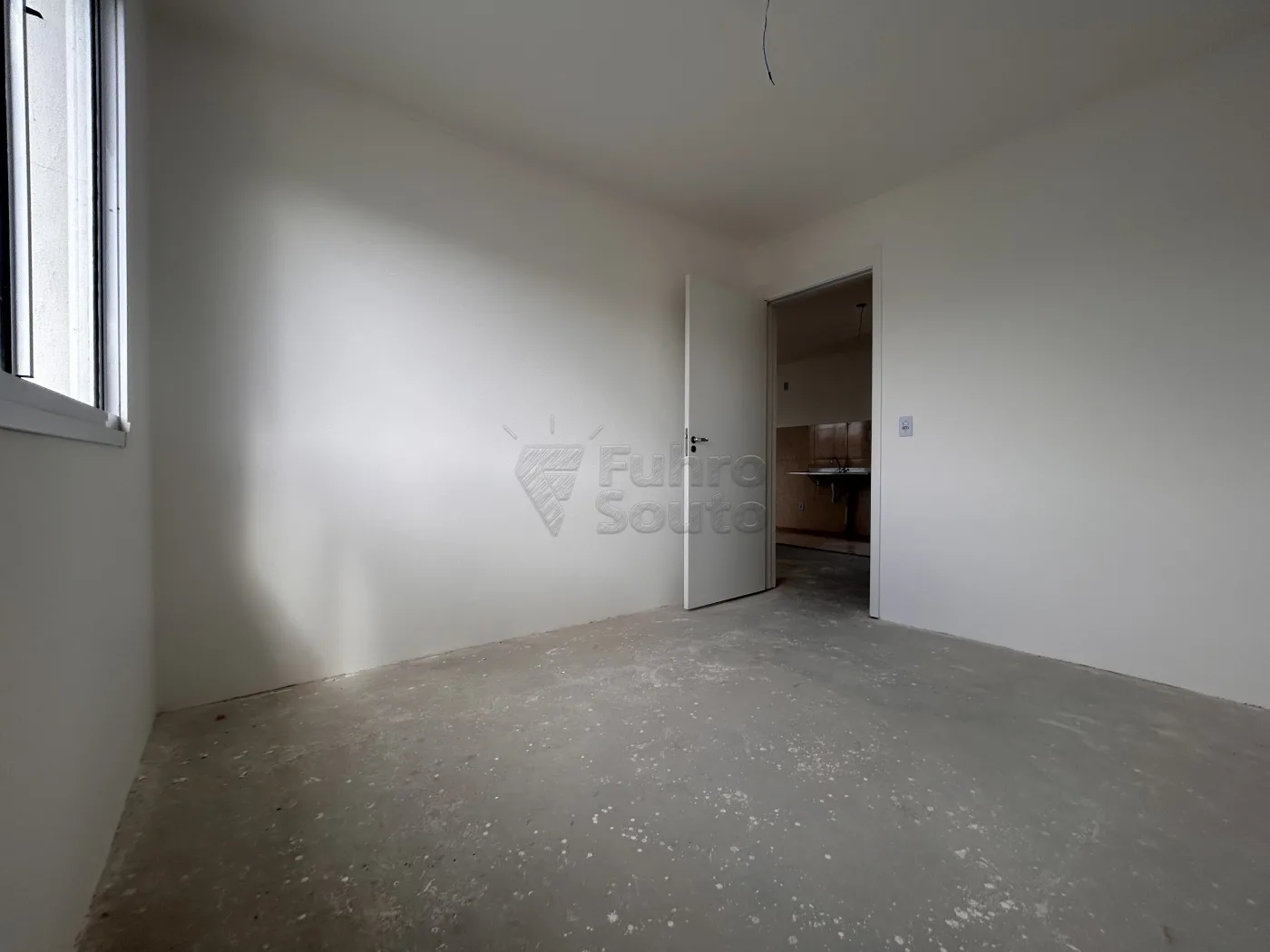 Comprar Apartamento / Padr&atilde;o em Pelotas R$ 165.000,00 - Foto 8