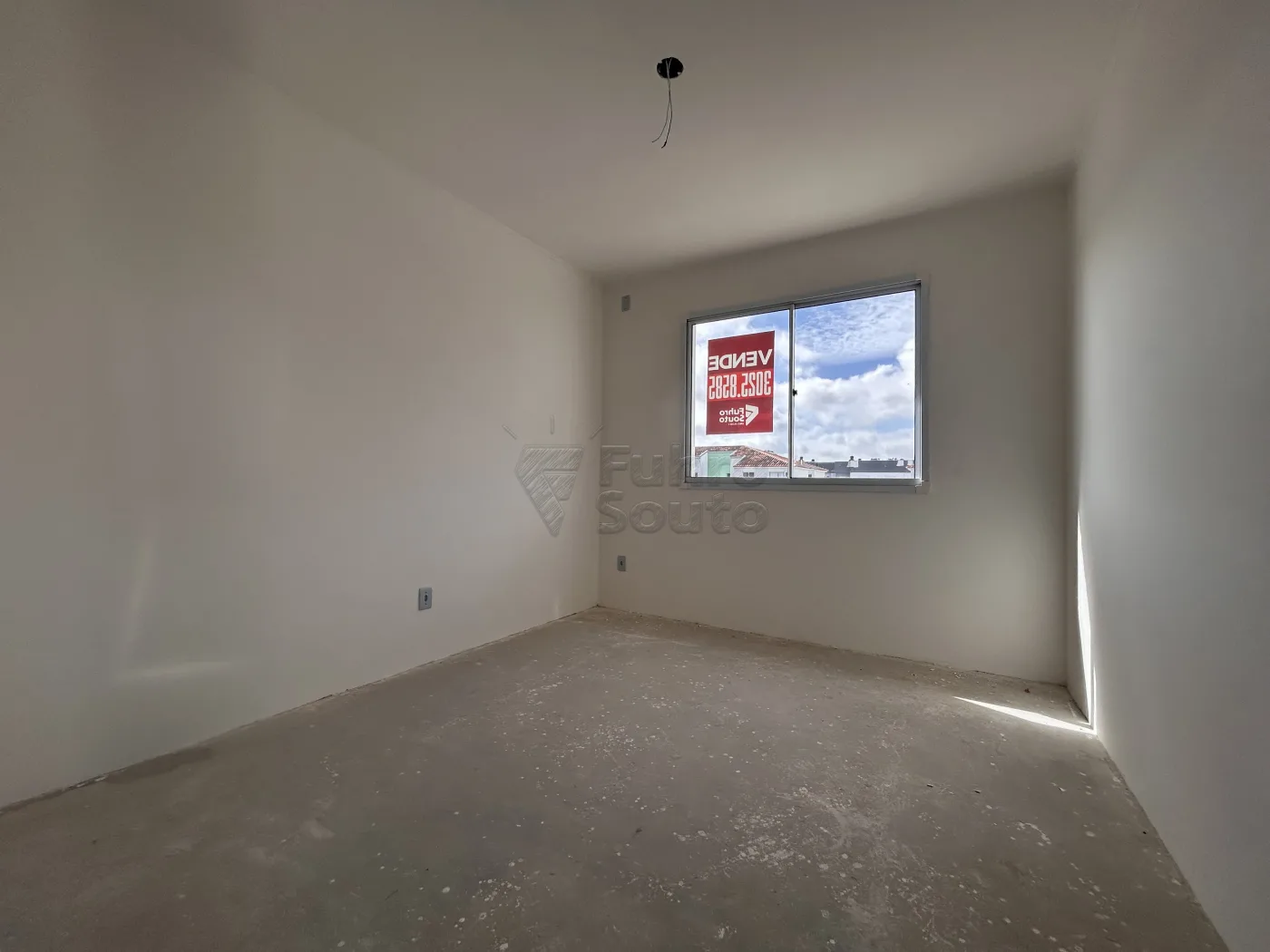 Comprar Apartamento / Padr&atilde;o em Pelotas R$ 165.000,00 - Foto 9