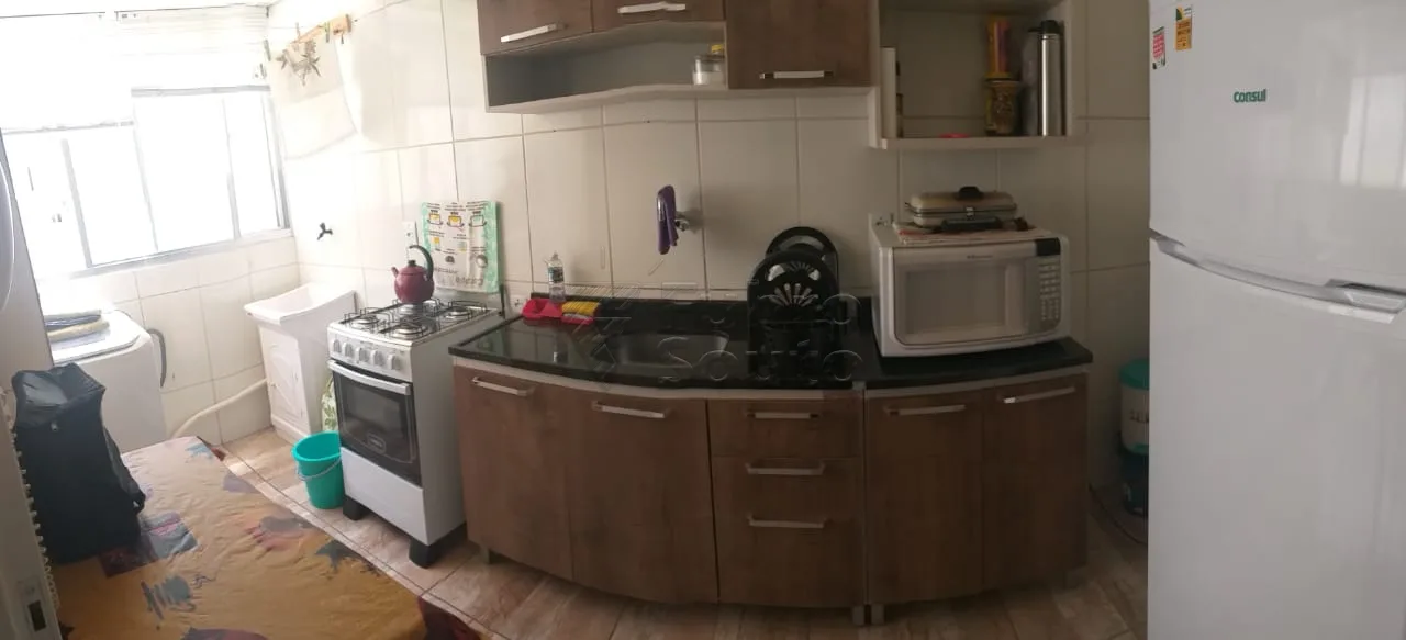Comprar Apartamento / Padr&atilde;o em Pelotas R$ 180.000,00 - Foto 2