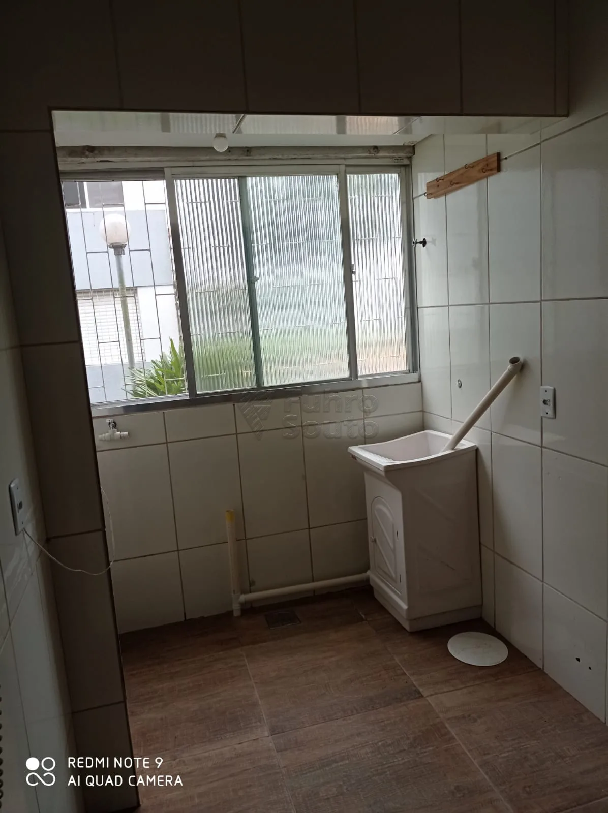 Comprar Apartamento / Padr&atilde;o em Pelotas R$ 180.000,00 - Foto 4