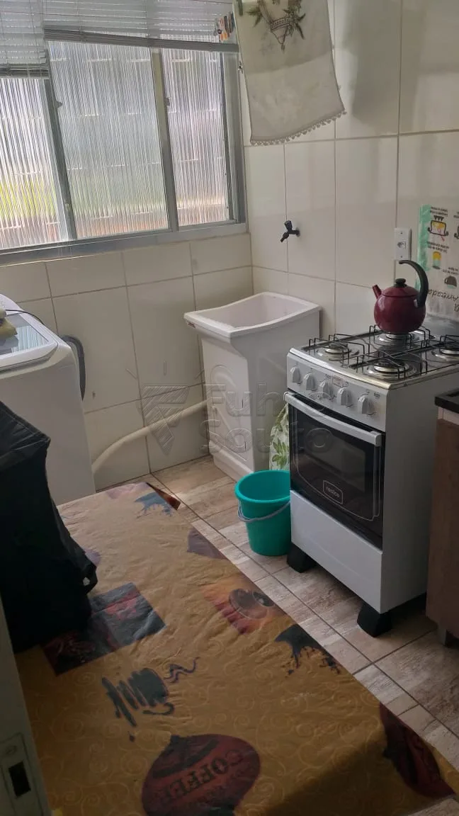 Comprar Apartamento / Padr&atilde;o em Pelotas R$ 180.000,00 - Foto 10