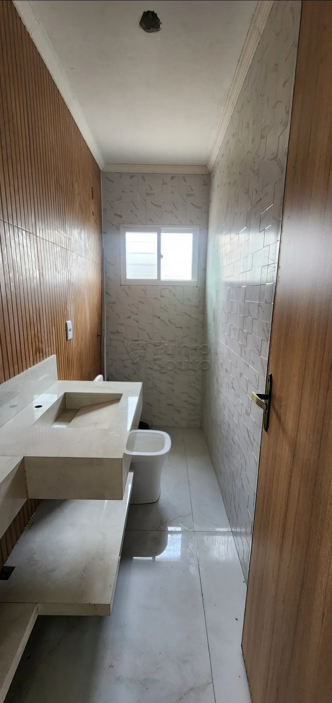 Comprar Casa / Padr&atilde;o em Pelotas R$ 420.000,00 - Foto 7