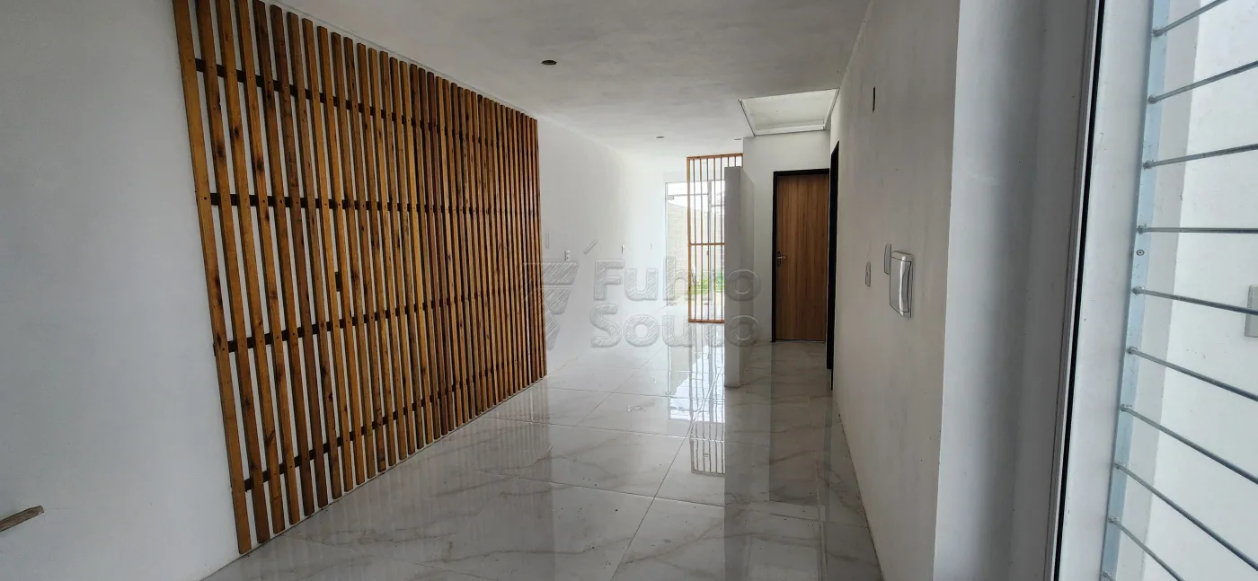 Comprar Casa / Padr&atilde;o em Pelotas R$ 420.000,00 - Foto 1
