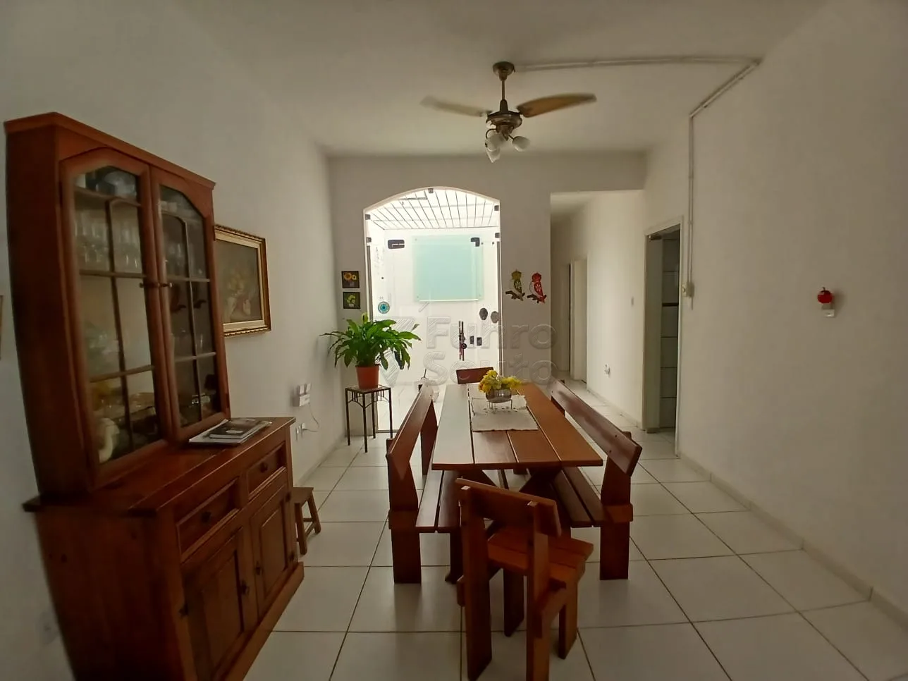 Comprar Casa / Padr&atilde;o em Pelotas R$ 690.000,00 - Foto 4