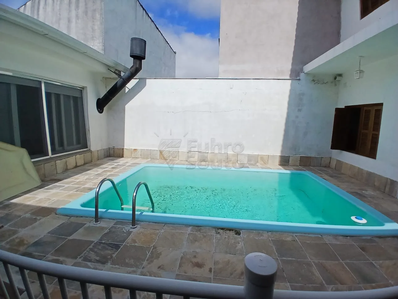 Comprar Casa / Padr&atilde;o em Pelotas R$ 690.000,00 - Foto 10