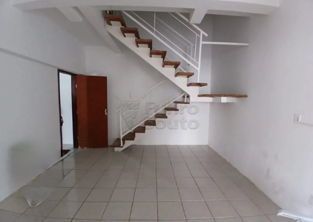 Comprar Casa / Padr&atilde;o em Pelotas R$ 690.000,00 - Foto 11