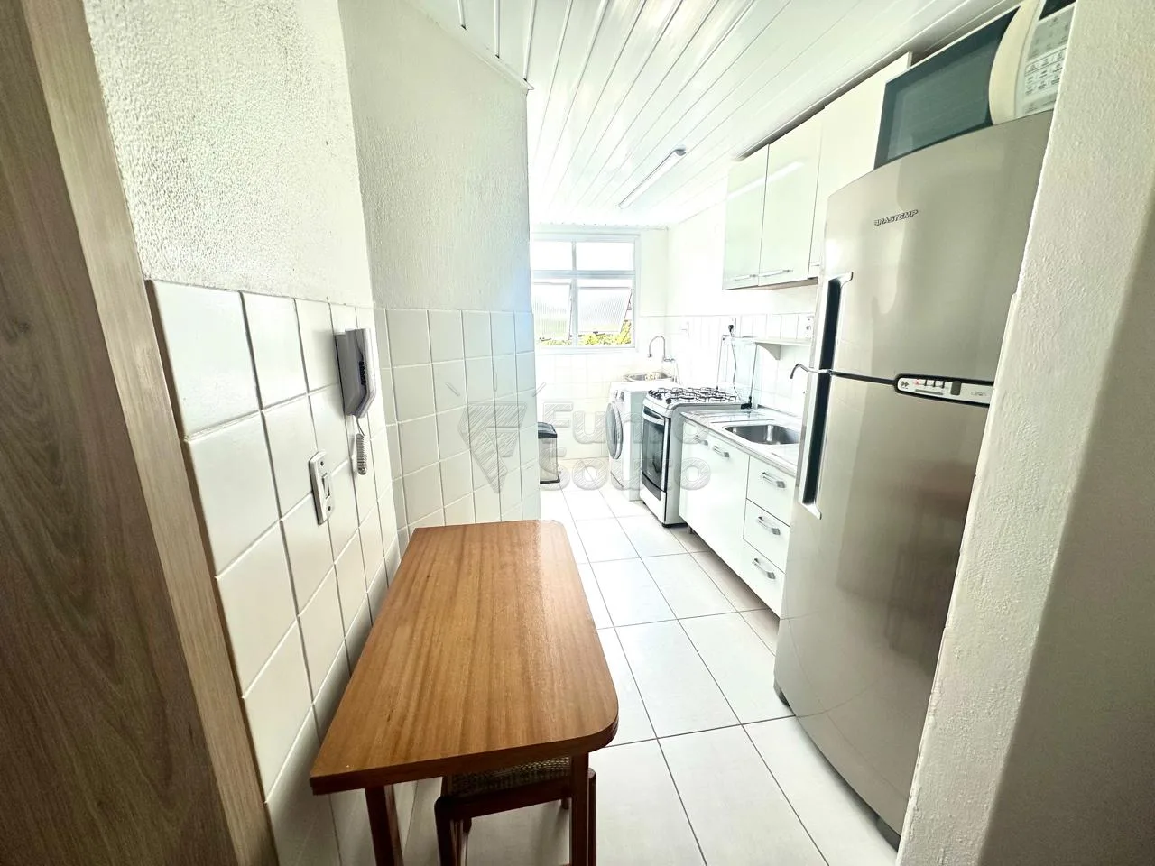 Comprar Apartamento / Padr&atilde;o em Pelotas R$ 320.000,00 - Foto 2