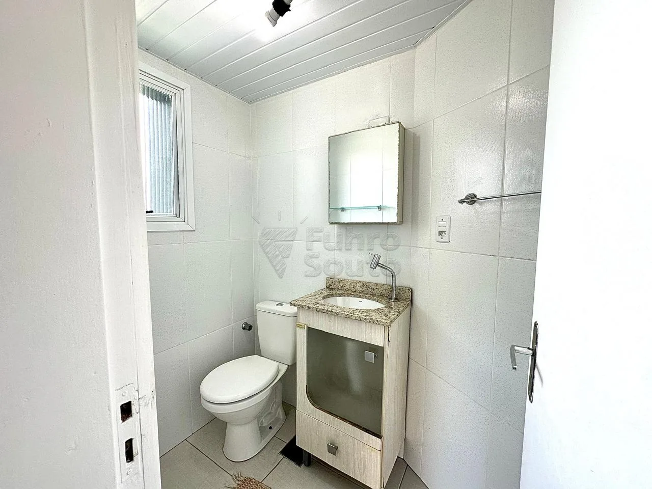 Comprar Apartamento / Padr&atilde;o em Pelotas R$ 320.000,00 - Foto 6