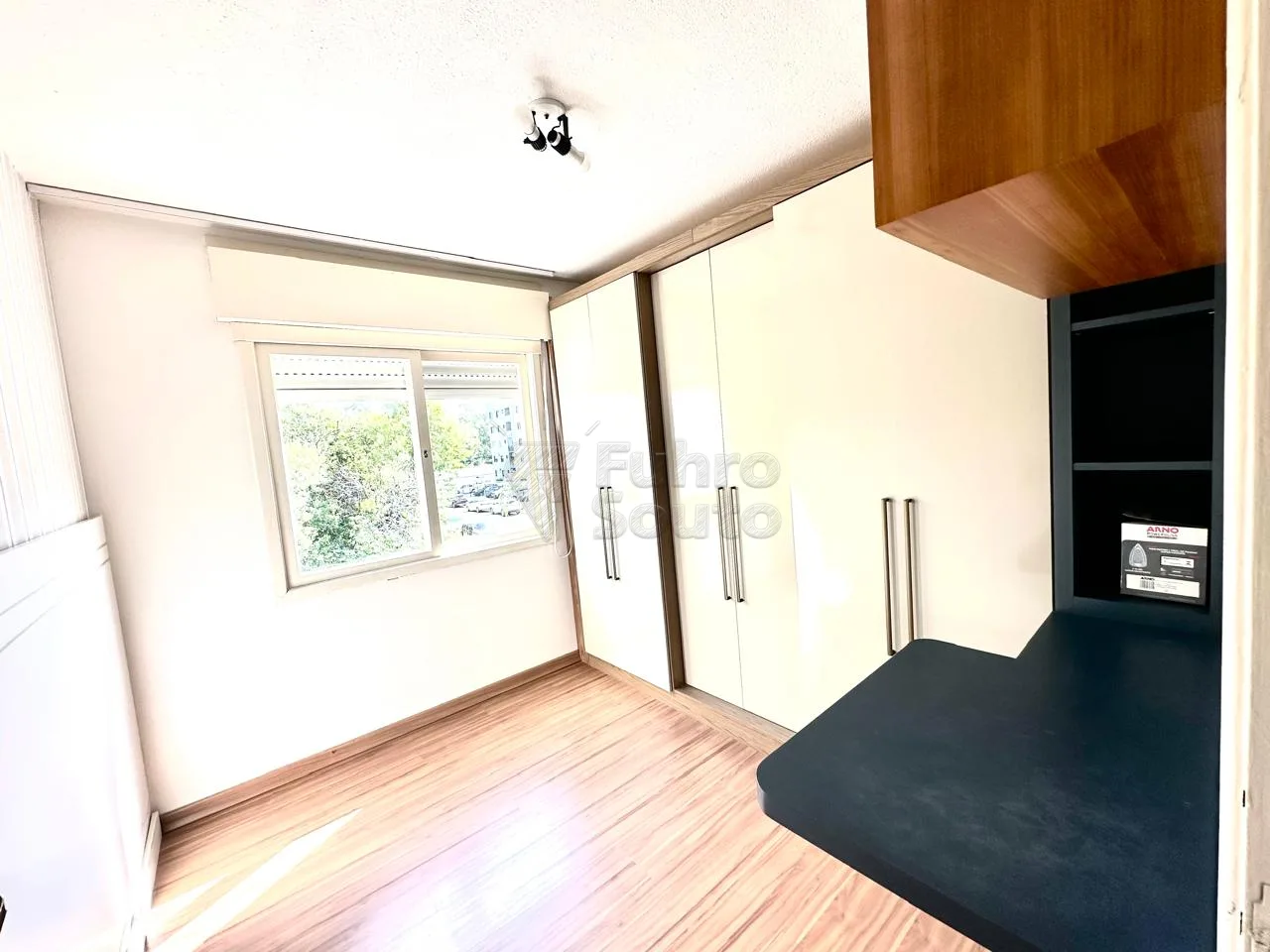 Comprar Apartamento / Padr&atilde;o em Pelotas R$ 320.000,00 - Foto 5