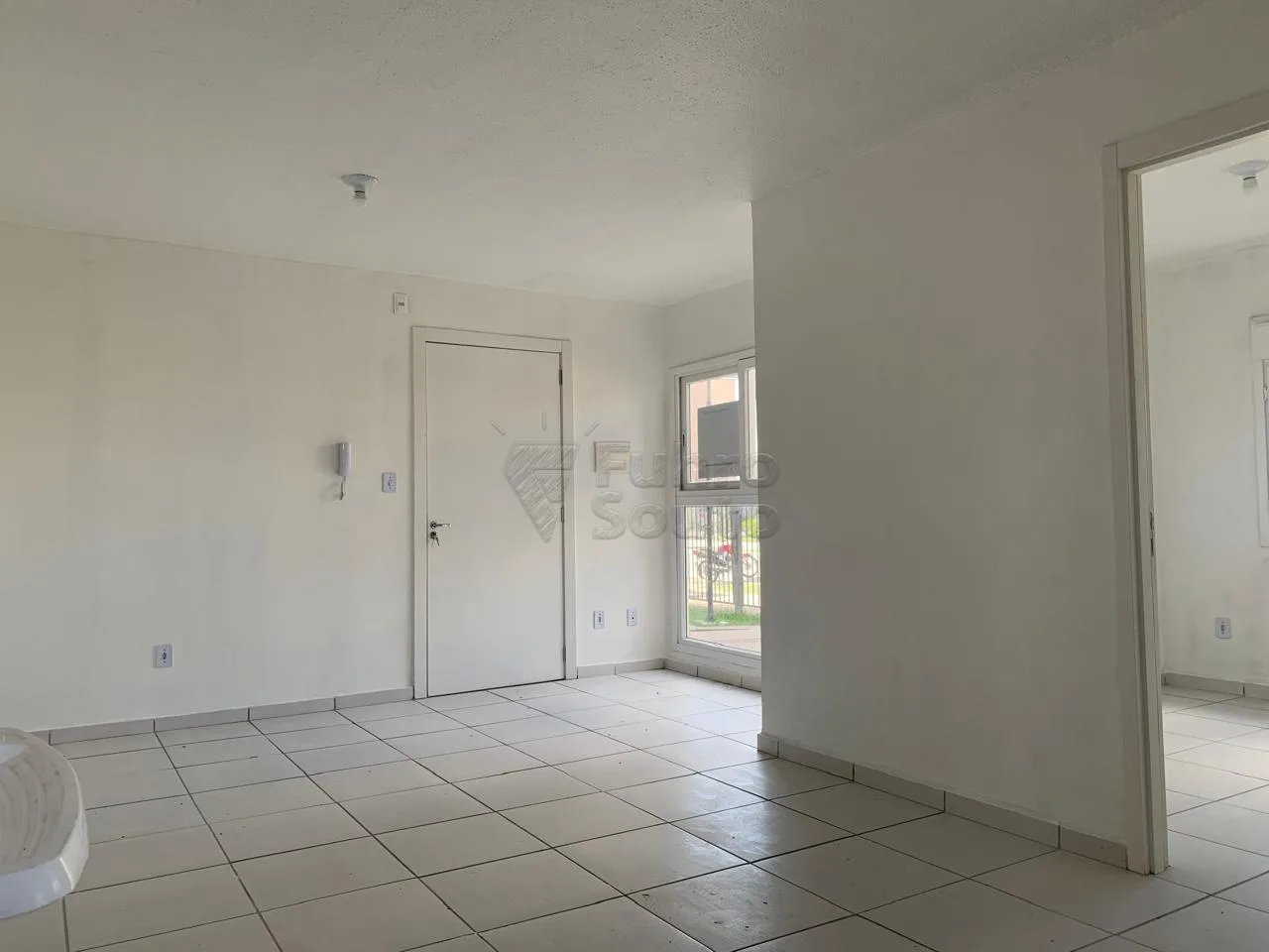 Comprar Apartamento / Padr&atilde;o em Pelotas R$ 128.000,00 - Foto 4