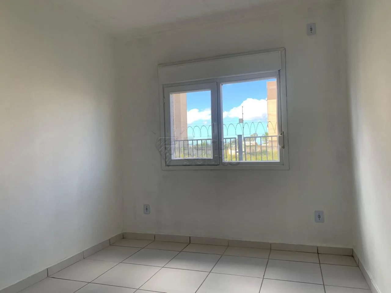 Comprar Apartamento / Padr&atilde;o em Pelotas R$ 128.000,00 - Foto 7