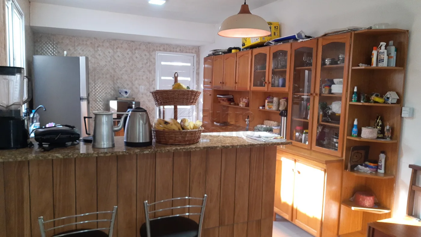 Comprar Casa / Padr&atilde;o em Pelotas R$ 900.000,00 - Foto 6