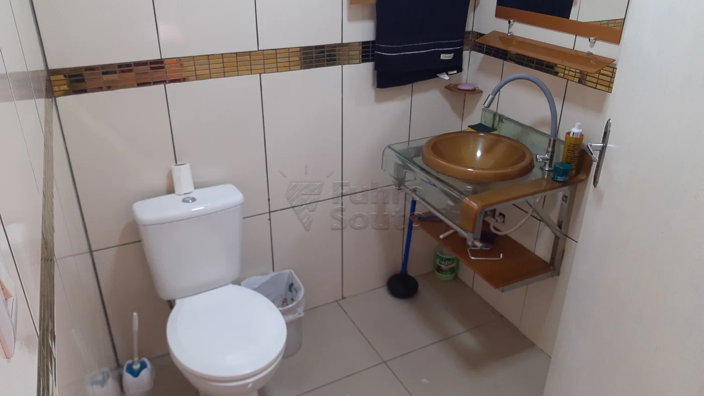 Comprar Casa / Padr&atilde;o em Pelotas R$ 900.000,00 - Foto 9