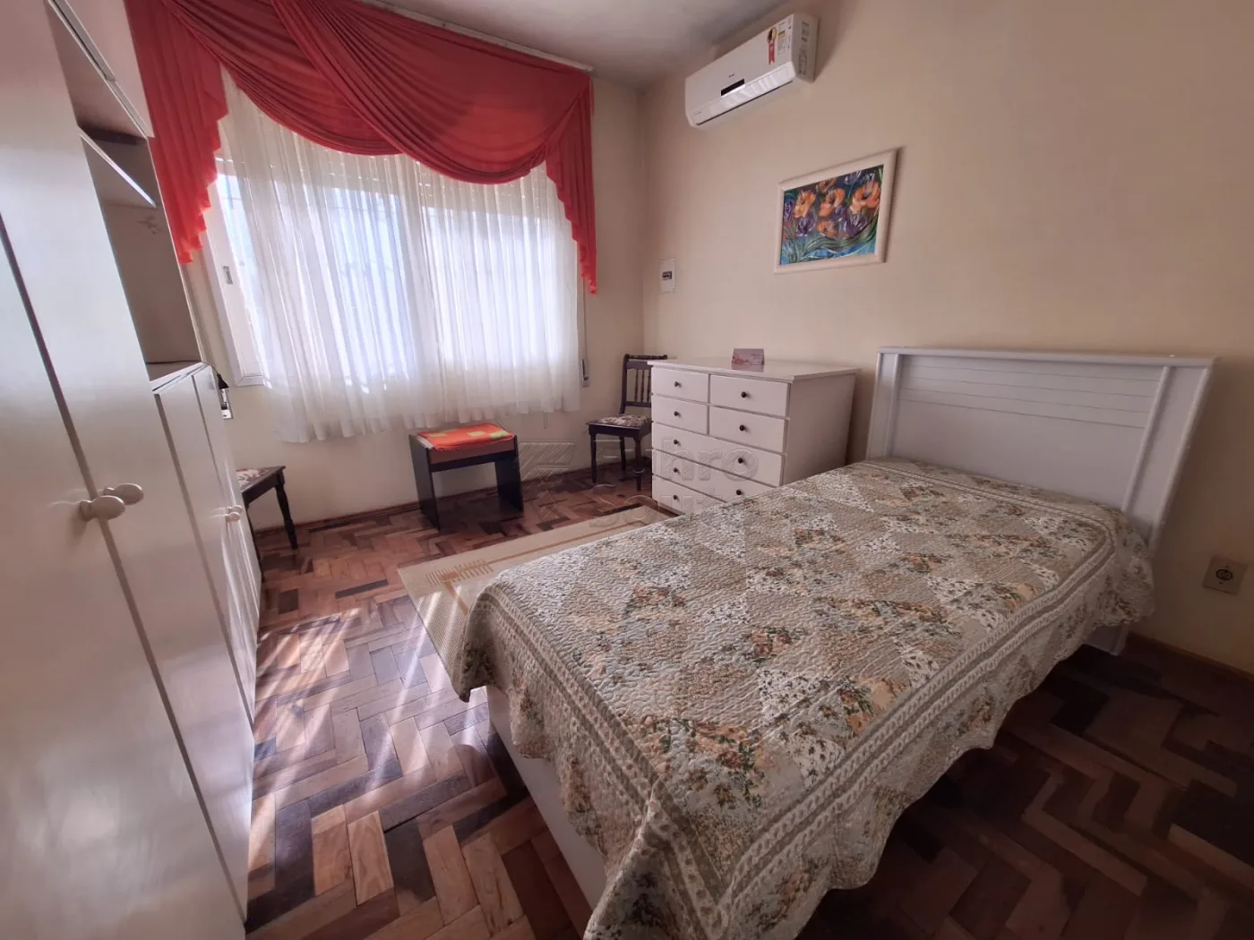 Comprar Casa / Padr&atilde;o em Pelotas R$ 800.000,00 - Foto 7