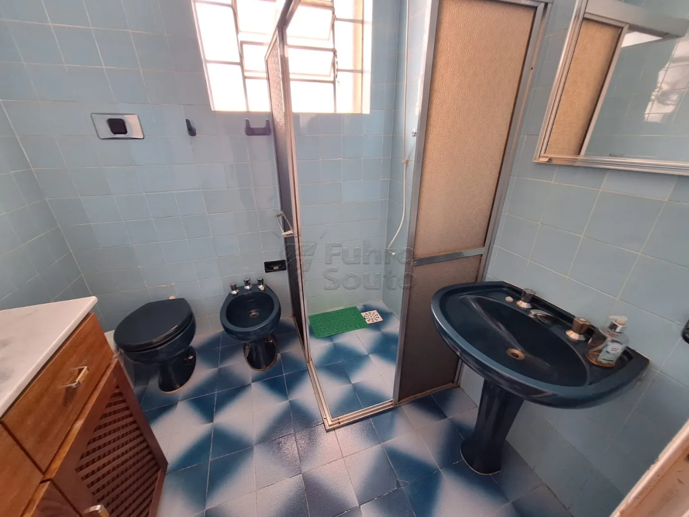 Comprar Casa / Padr&atilde;o em Pelotas R$ 800.000,00 - Foto 11