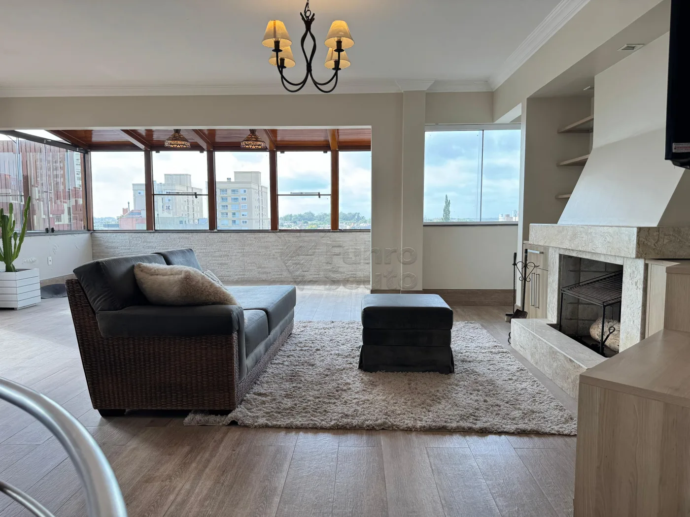 Comprar Apartamento / Cobertura em Pelotas R$ 1.250.000,00 - Foto 2