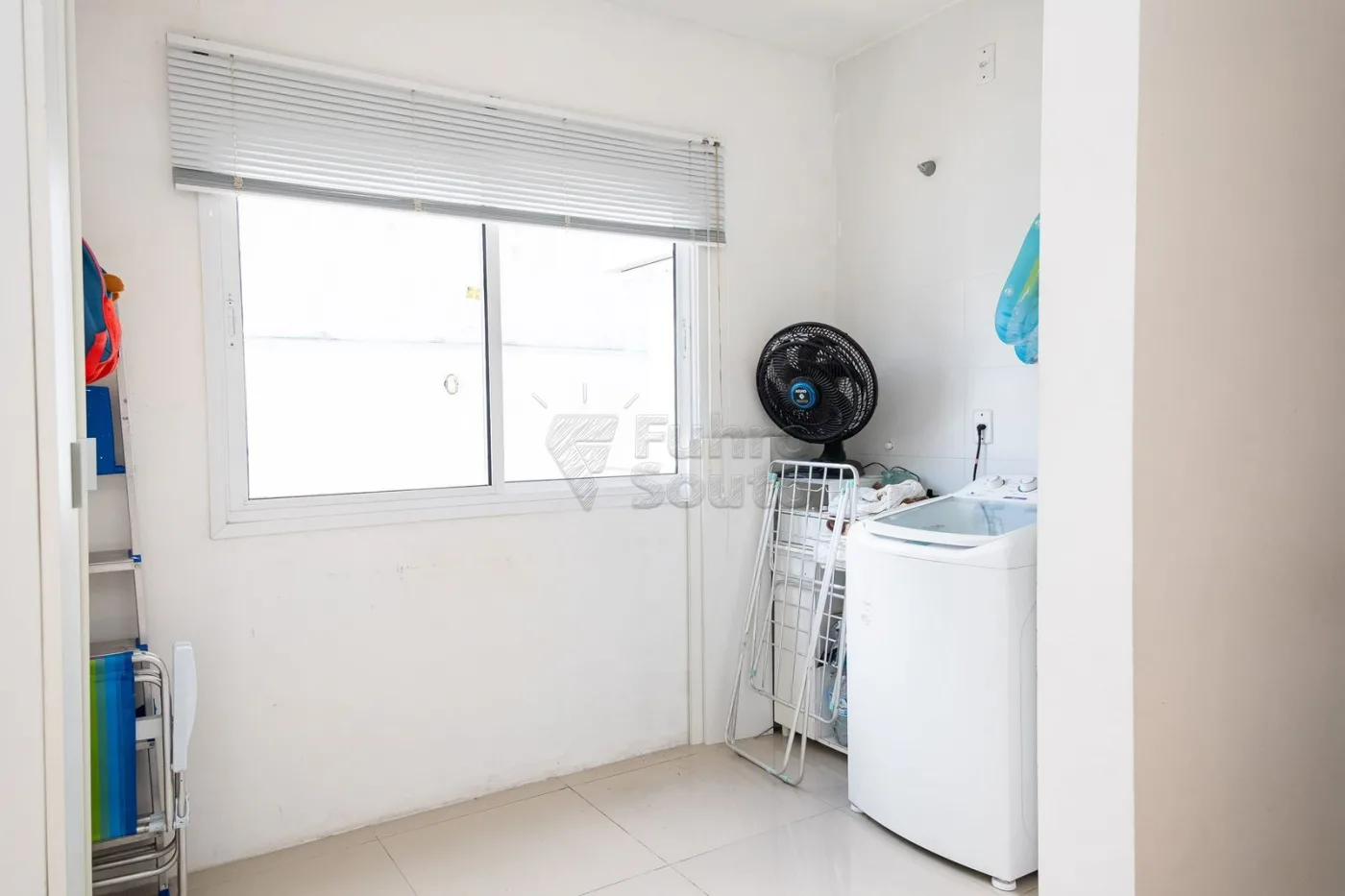 Comprar Casa / Padr&atilde;o em Pelotas R$ 550.000,00 - Foto 8