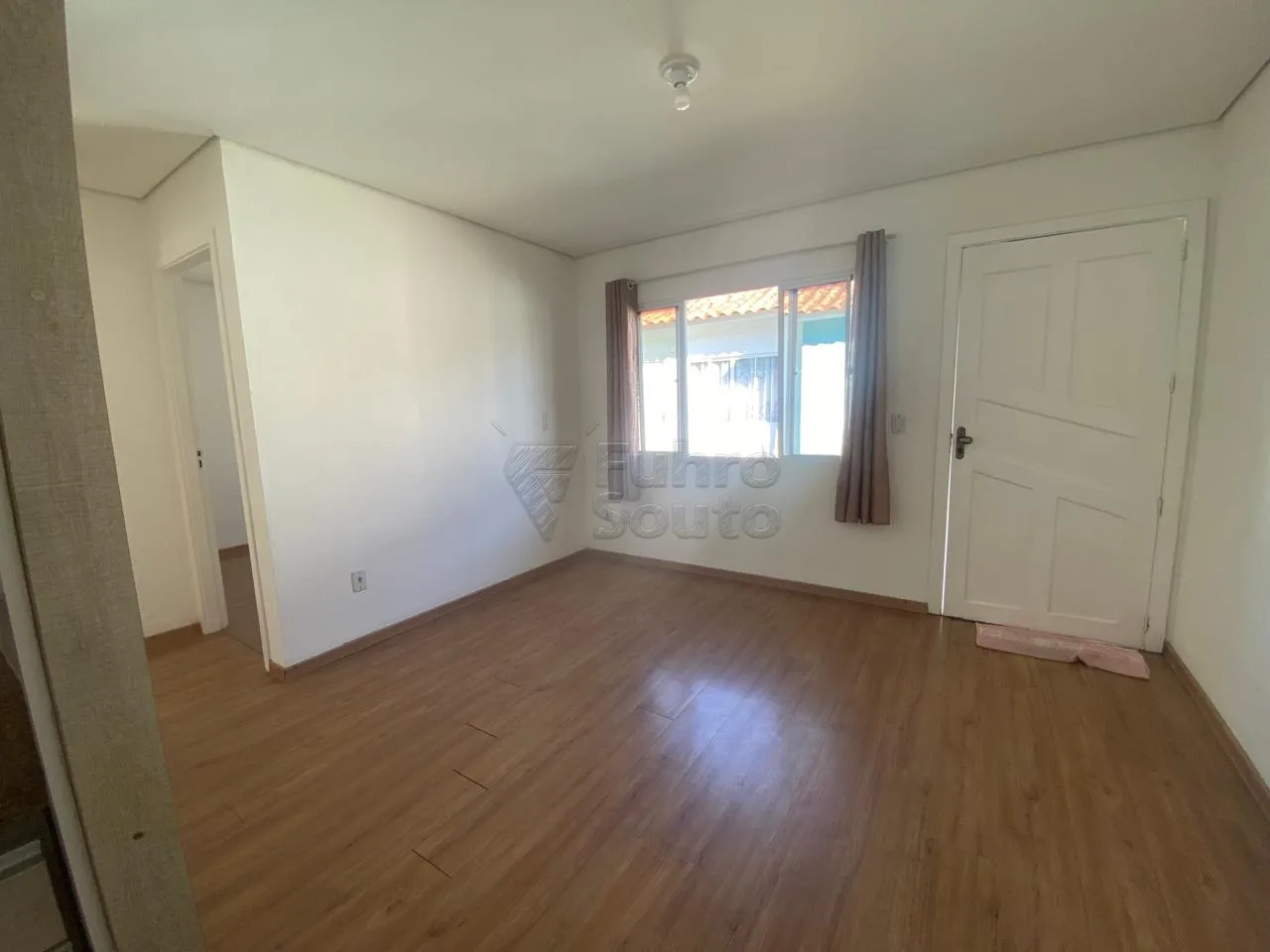 Comprar Casa / Padr&atilde;o em Pelotas R$ 222.900,00 - Foto 3