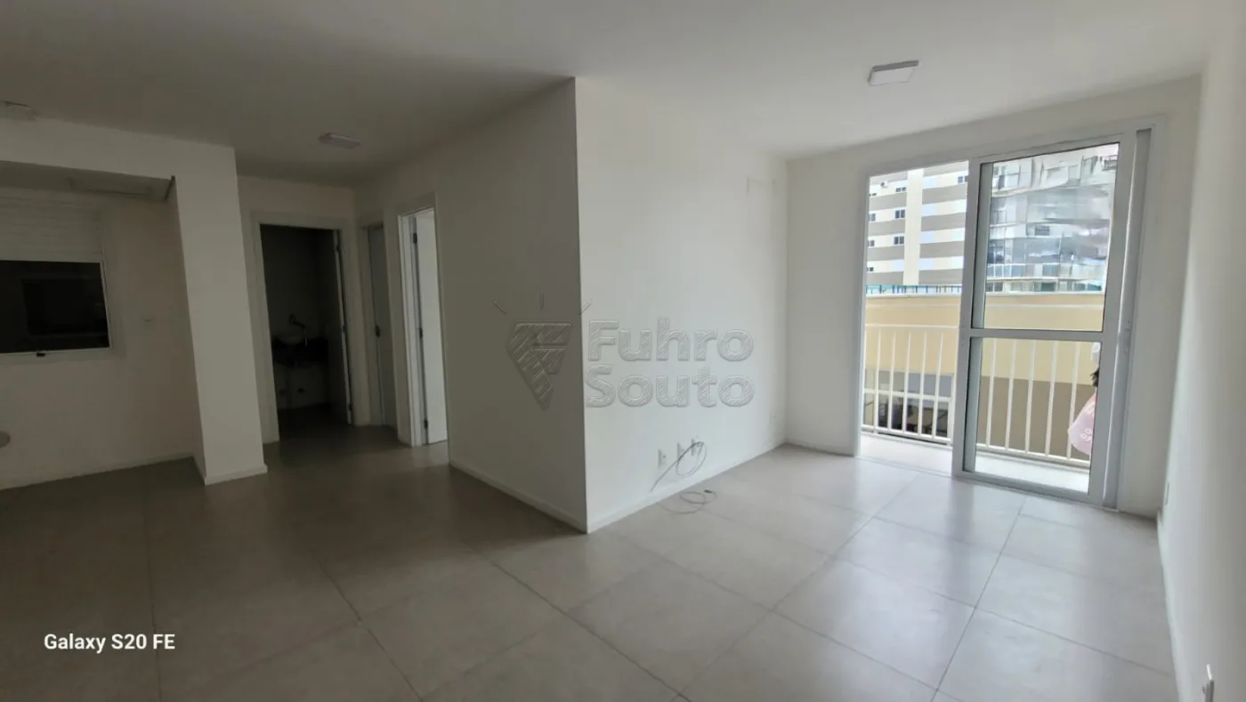 Comprar Apartamento / Padr&atilde;o em Pelotas R$ 270.000,00 - Foto 1