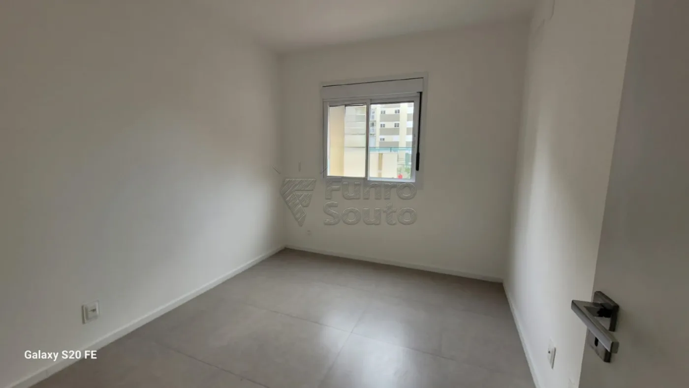 Comprar Apartamento / Padr&atilde;o em Pelotas R$ 270.000,00 - Foto 7