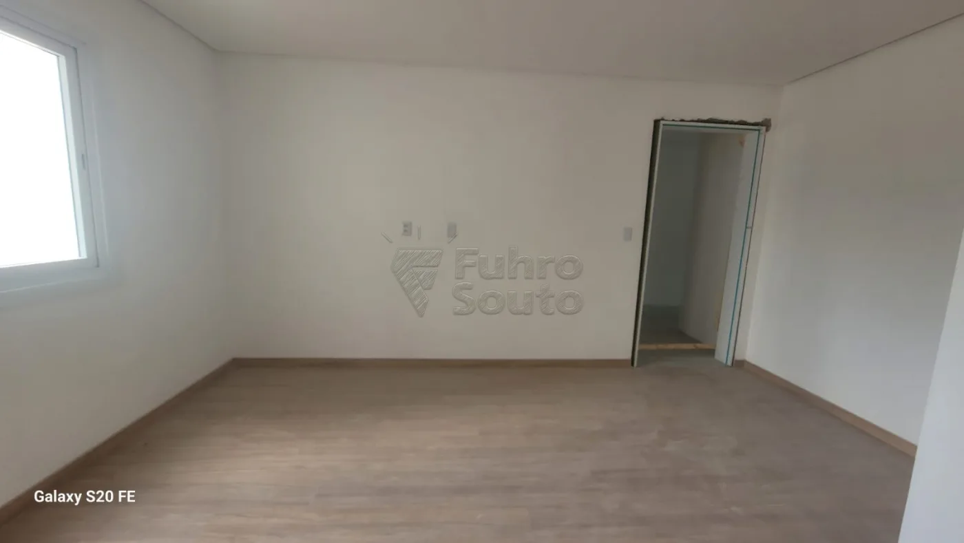 Comprar Apartamento / Padr&atilde;o em Pelotas R$ 350.000,00 - Foto 4