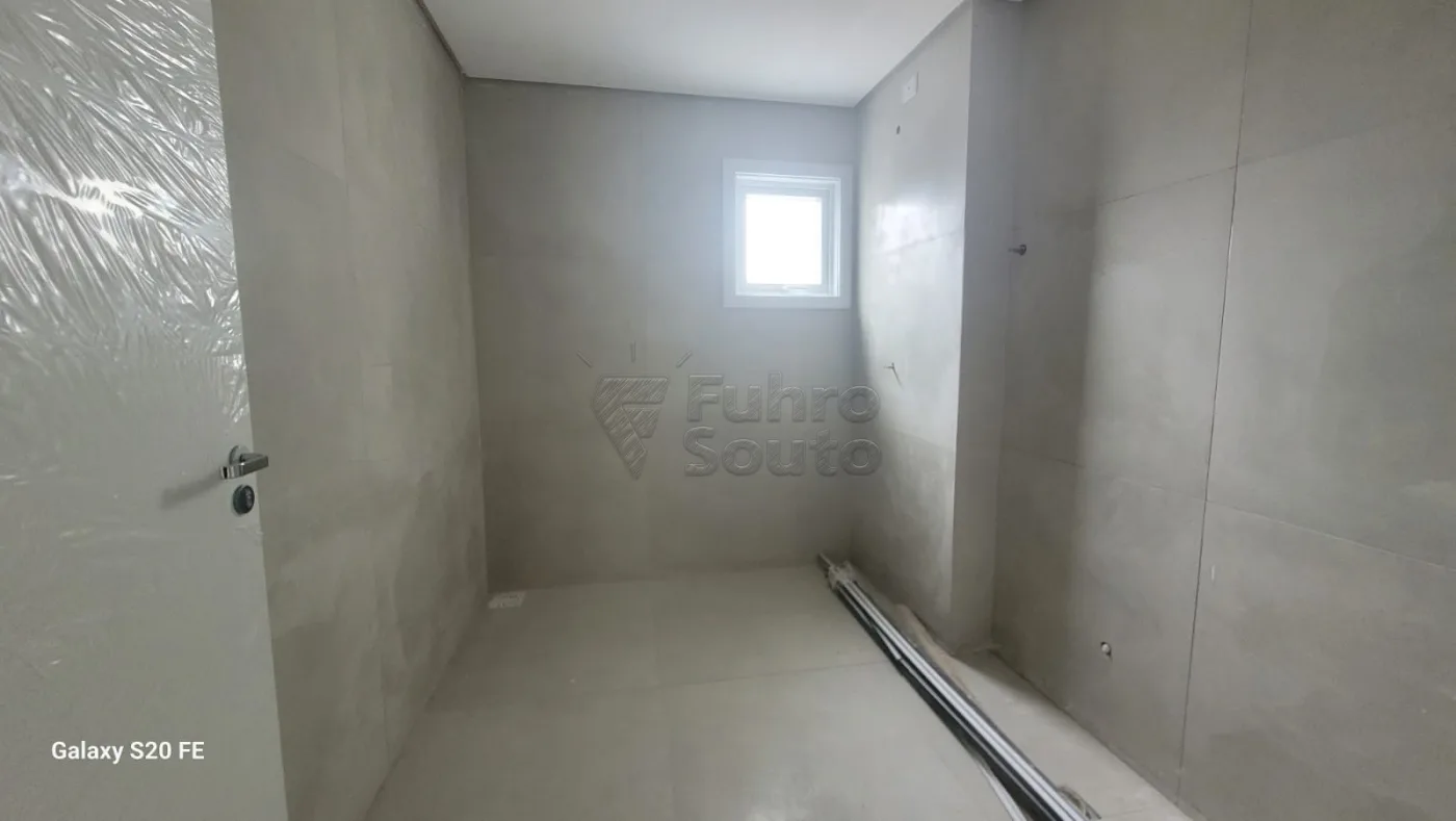 Comprar Apartamento / Padr&atilde;o em Pelotas R$ 350.000,00 - Foto 6