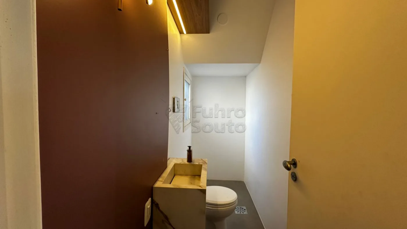Comprar Casa / Padr&atilde;o em Pelotas R$ 990.000,00 - Foto 19