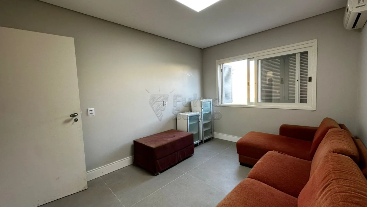 Comprar Casa / Padr&atilde;o em Pelotas R$ 990.000,00 - Foto 6