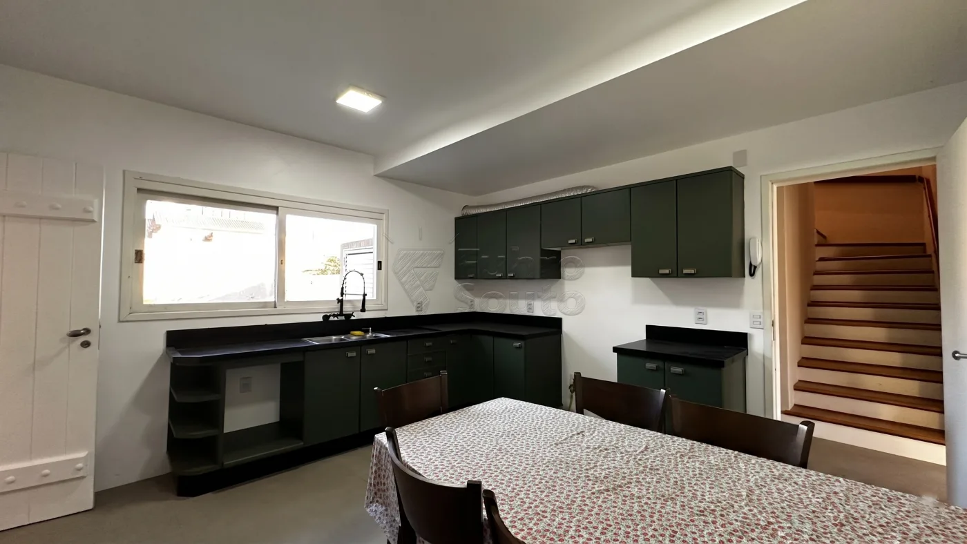 Comprar Casa / Padr&atilde;o em Pelotas R$ 990.000,00 - Foto 8