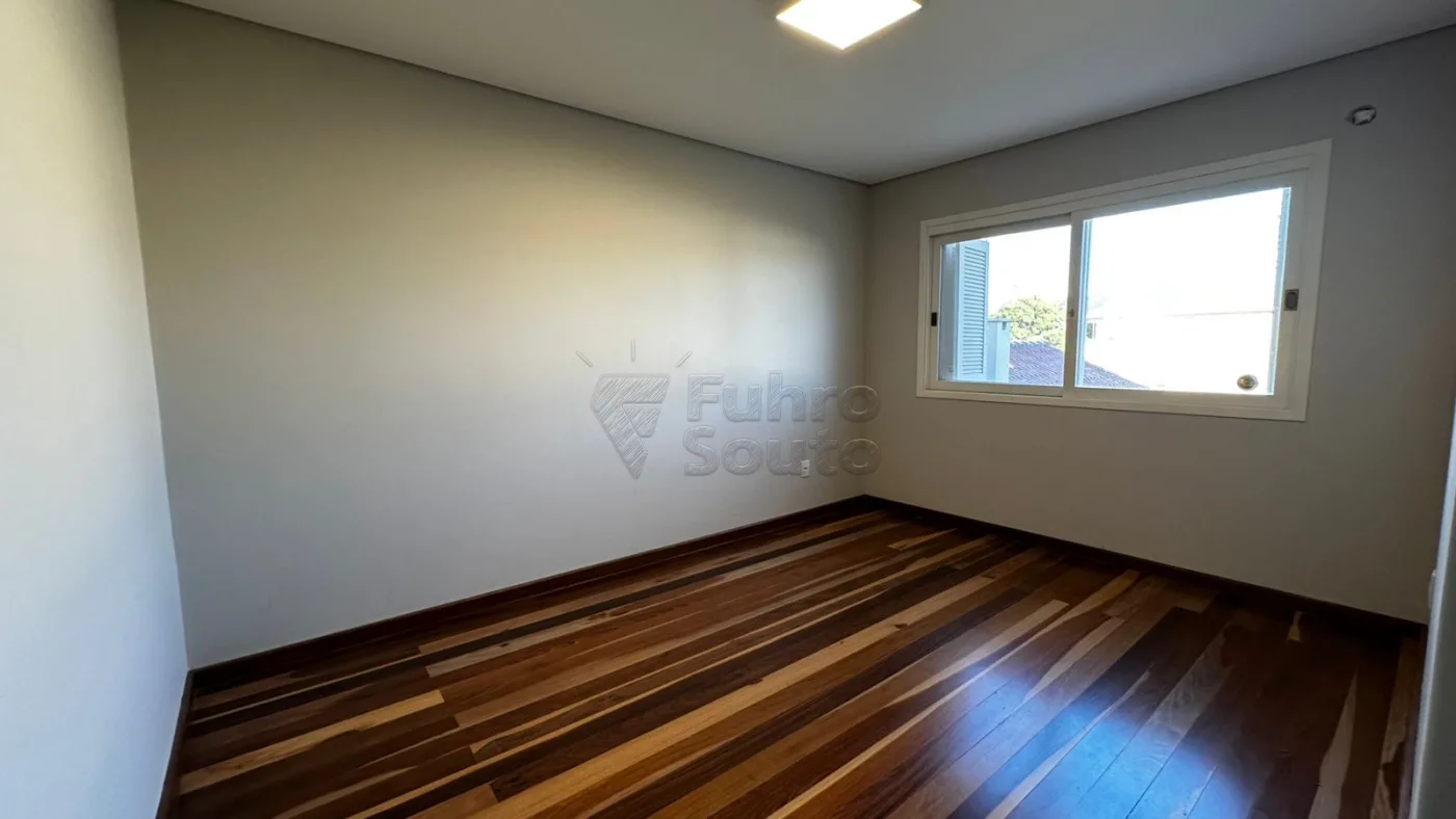 Comprar Casa / Padr&atilde;o em Pelotas R$ 990.000,00 - Foto 13
