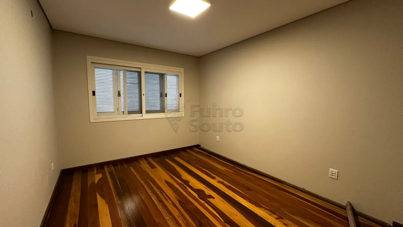 Comprar Casa / Padr&atilde;o em Pelotas R$ 990.000,00 - Foto 15
