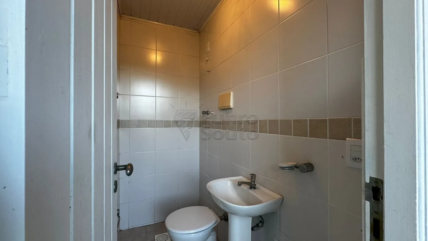 Comprar Casa / Padr&atilde;o em Pelotas R$ 990.000,00 - Foto 22