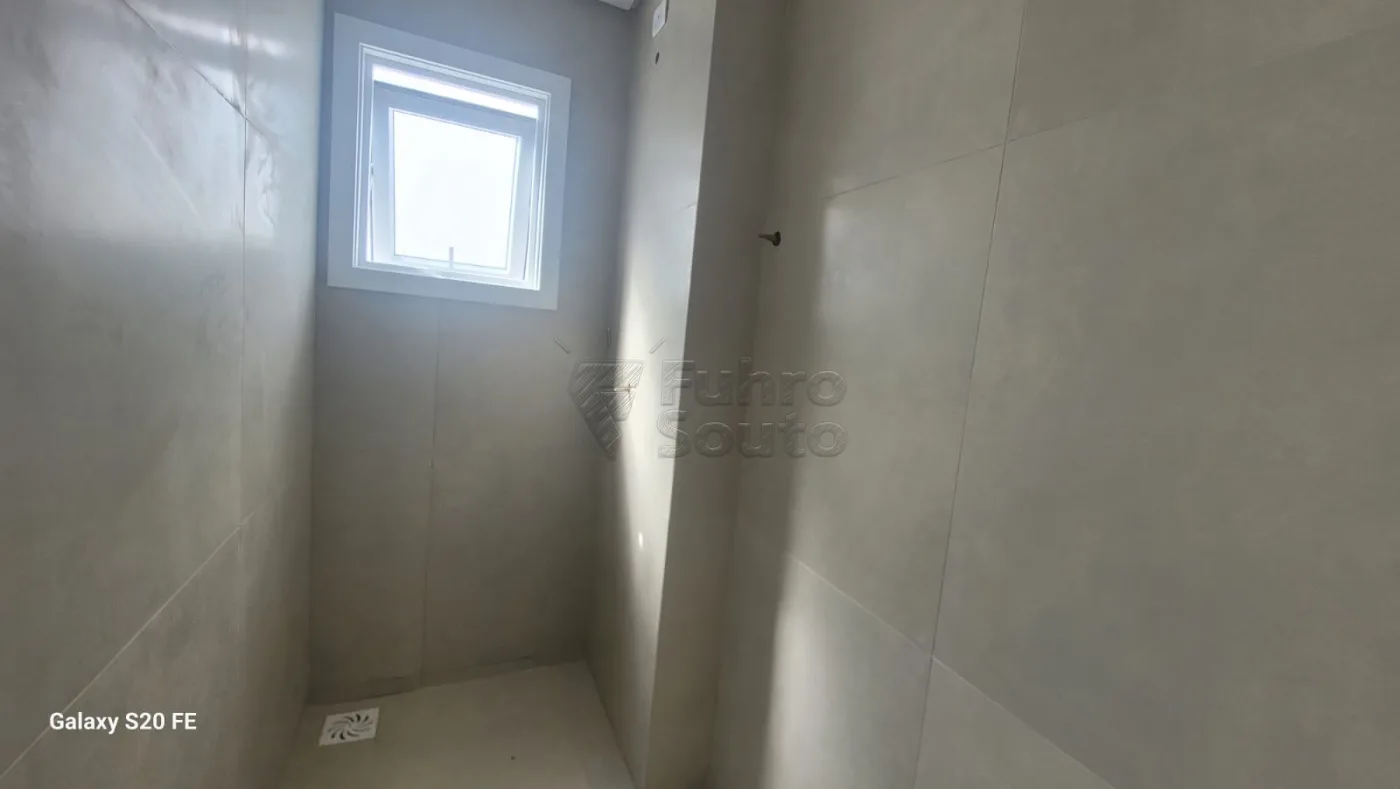 Comprar Apartamento / Padr&atilde;o em Pelotas R$ 494.000,00 - Foto 5