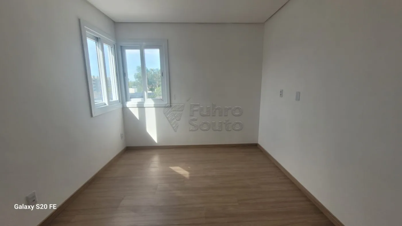 Comprar Apartamento / Padr&atilde;o em Pelotas R$ 494.000,00 - Foto 4