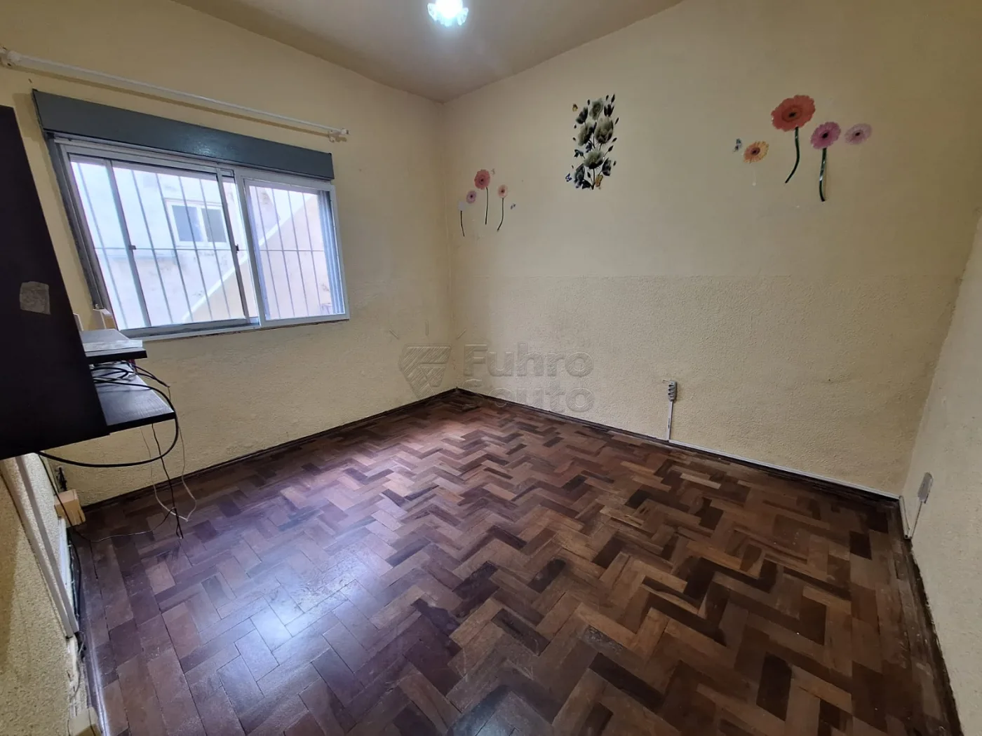 Comprar Casa / Padr&atilde;o em Pelotas R$ 320.000,00 - Foto 5
