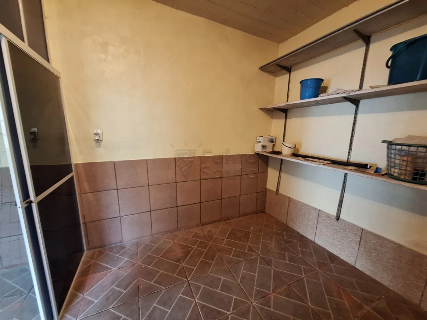 Comprar Casa / Padr&atilde;o em Pelotas R$ 320.000,00 - Foto 8