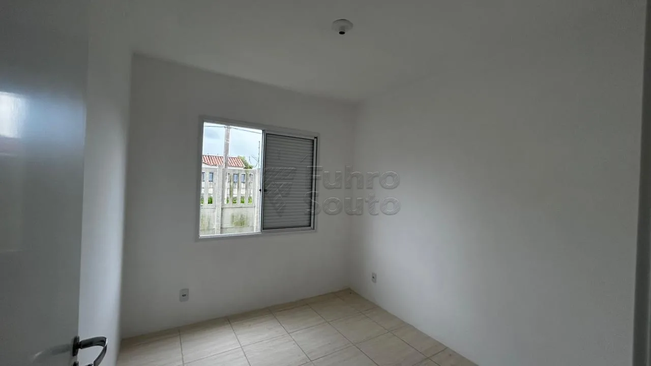Comprar Apartamento / Padr&atilde;o em Pelotas R$ 170.000,00 - Foto 5