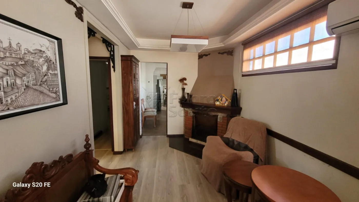 Comprar Casa / Padr&atilde;o em Pelotas R$ 650.000,00 - Foto 2