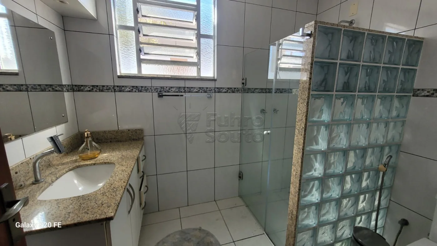 Comprar Casa / Padr&atilde;o em Pelotas R$ 650.000,00 - Foto 10