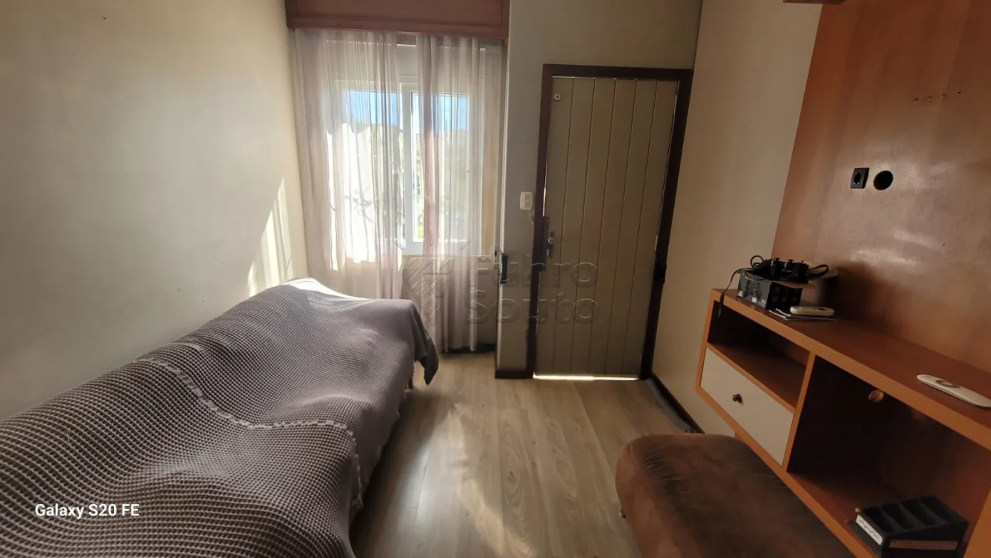 Comprar Casa / Padr&atilde;o em Pelotas R$ 650.000,00 - Foto 1